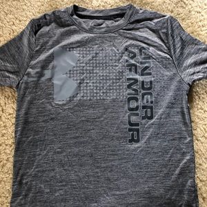 Under Armour boys T-shirt